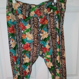 No Boundaries capri length leggings